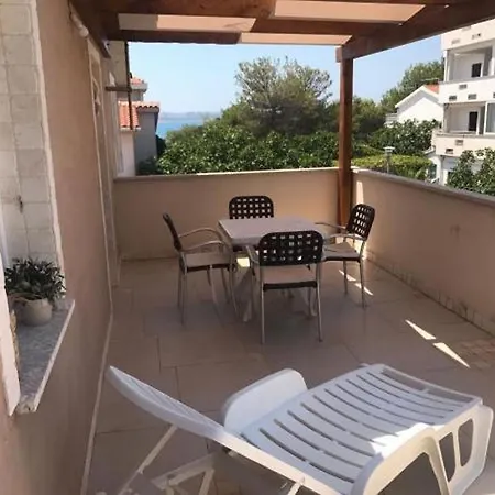 16466b Apartman *